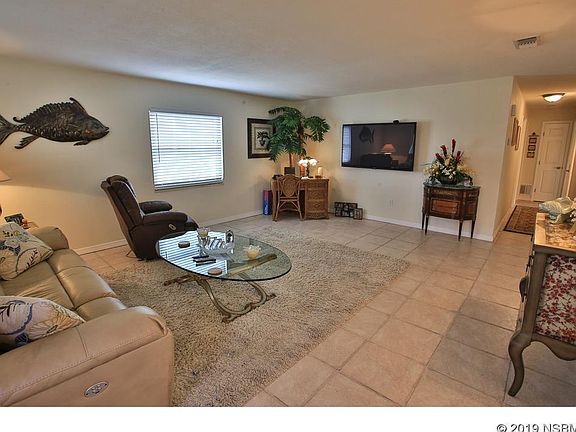 4th image of 2624 Belmont Ave