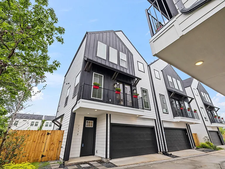 719 Thornton Rd #D — Photo 1