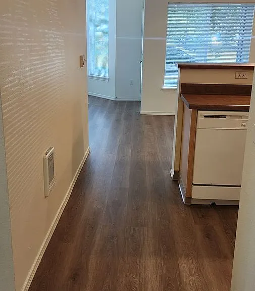 117 NE 25th Ave — Photo 8