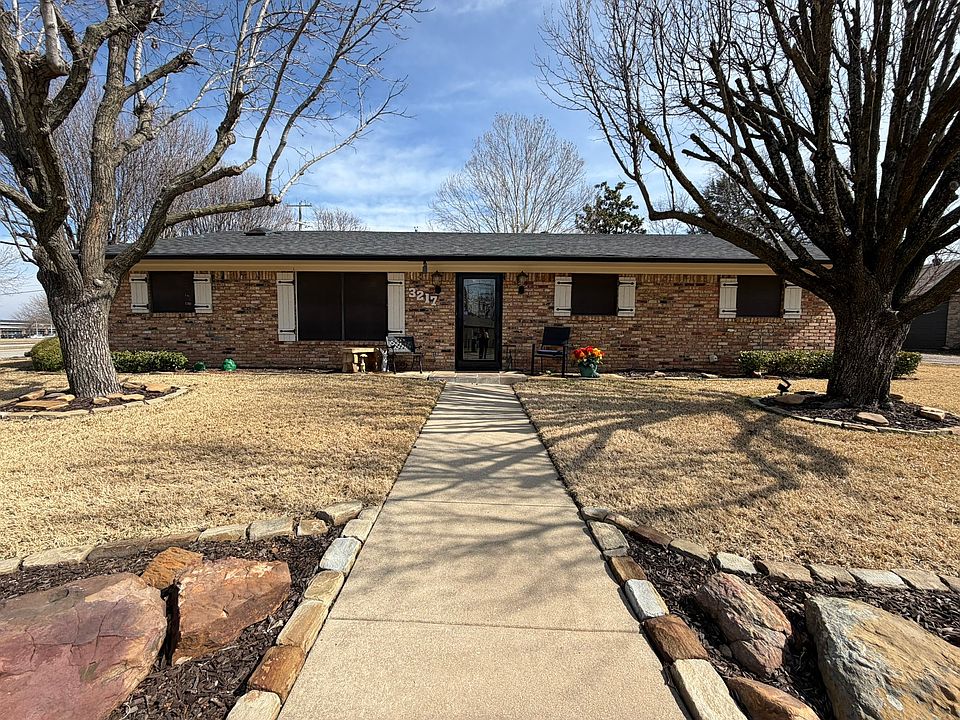 1st image of 3217 Dauphine Dr