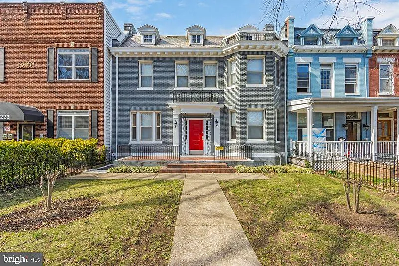 1224 Maryland Ave NE photo 1