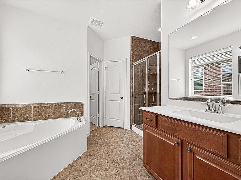 138 S Sawbridge Cir — Photo 21