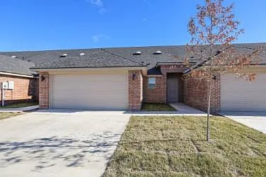 7617 Woodford Ave - 7617 Woodford — Photo 2