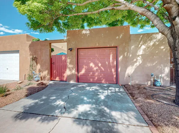2604 Los Tomases Dr NW, Albuquerque, NM 87107