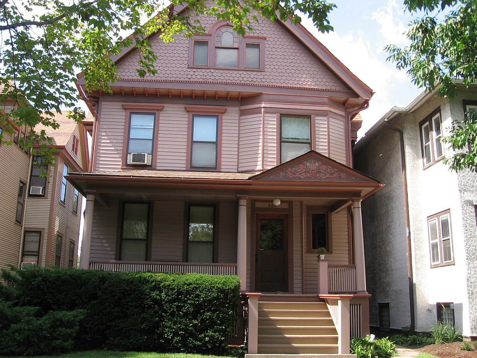 Front of house on Oak Park Avenue