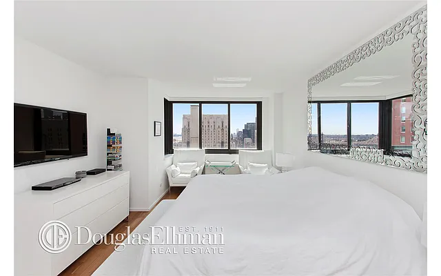 Sold by Douglas Elliman | media 27