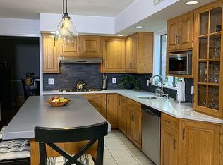 2 Alexander Ct, Montclair, NJ 07043