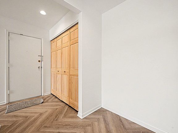 4th image of 1215 S Maple Rd APT 202