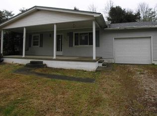 112 Orchard Dr, Hurricane, WV 25526