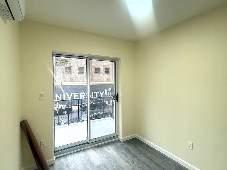 1667 E 18th St #2 — Photo 8