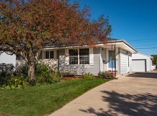 2615 Donna Ave, Racine, WI 53404