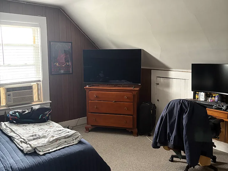 33 Snow St — Photo 2