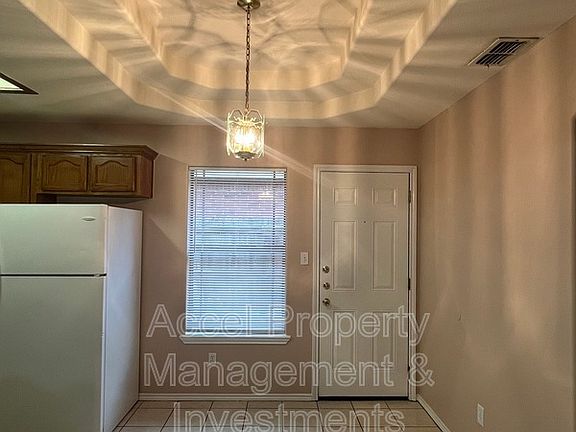 5th image of 1803 S Ironwood St APT 1
