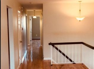 24021 70th Ave, Douglaston, NY 11362