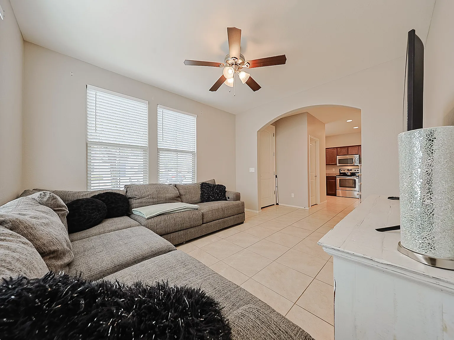 17717 W. Mandalay Ln — Photo 2