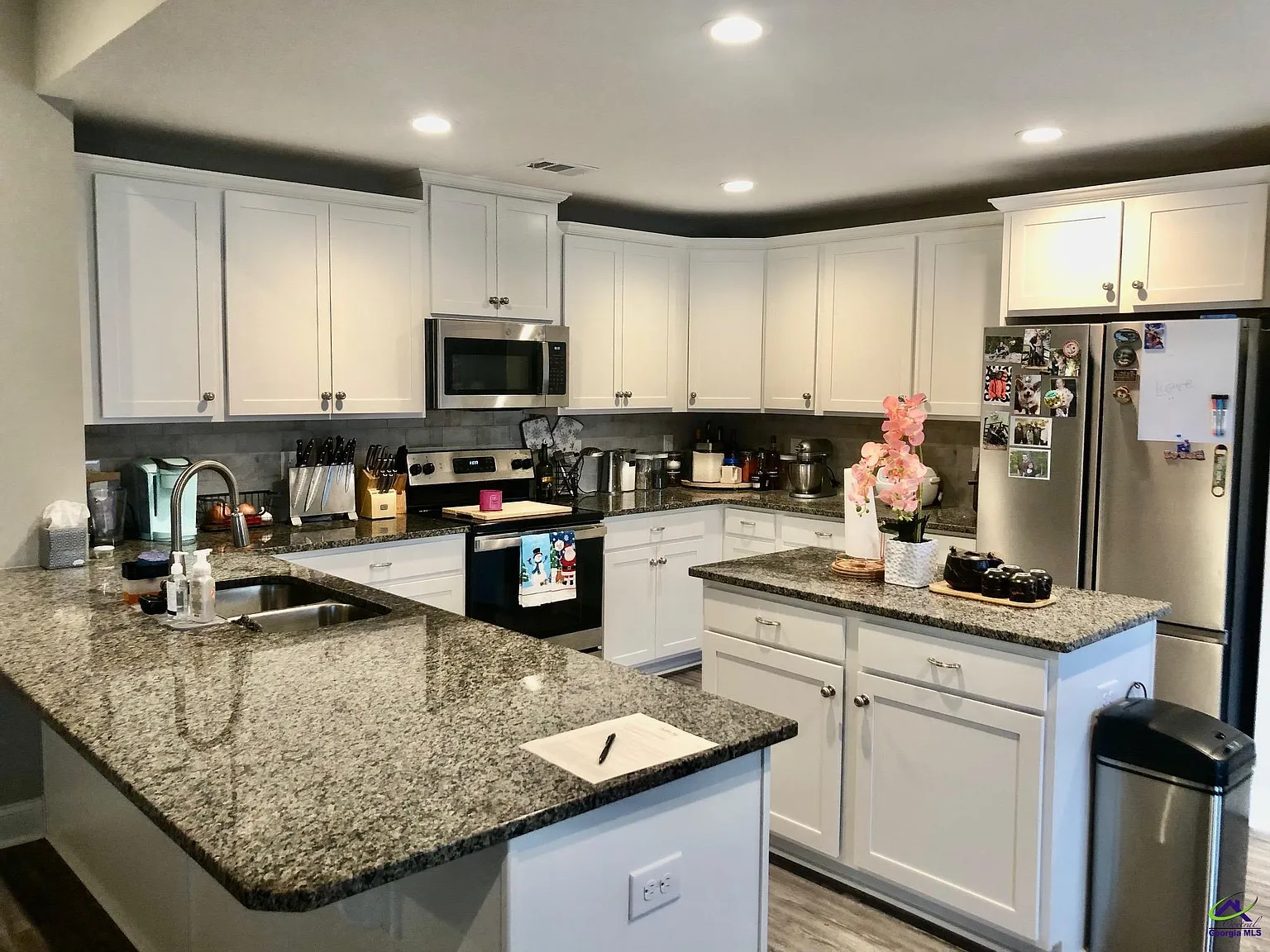 4 bed, 2.0 bath, 1796 sqft, $2,200 — Photo 3