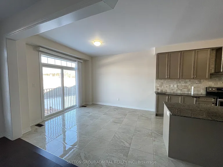 276 Chouinard Way — Photo 3