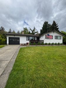 1360 NW Highland Ave, Grants Pass, OR, 97526