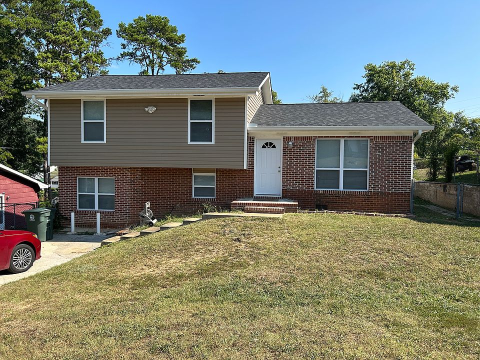 1413 Carousel Front Exterior