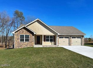 86 Sky View Meadow Dr, Crossville, TN 38555