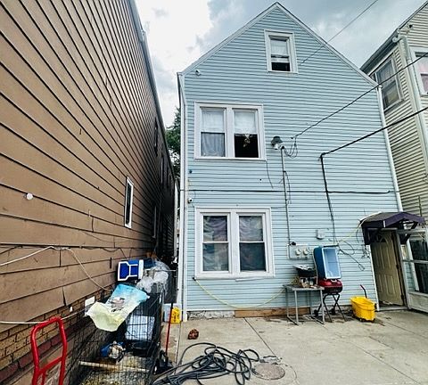 3rd image of 4949 S Damen Ave