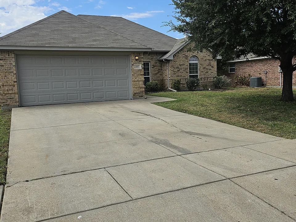 107 Fossil Way