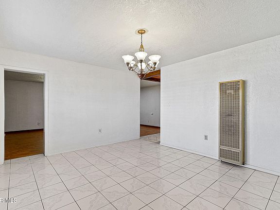 5th image of 601 Encino Dr