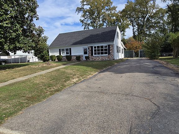 2nd image of 9523 Bonanza St