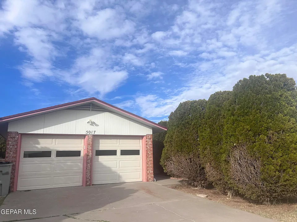 5017 McCormick Ln