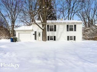 418 Cherry Valley Rd, Vernon Hills, IL 60061