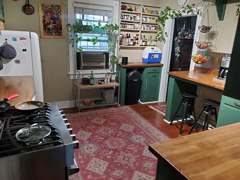 61 Newton St — Photo 11