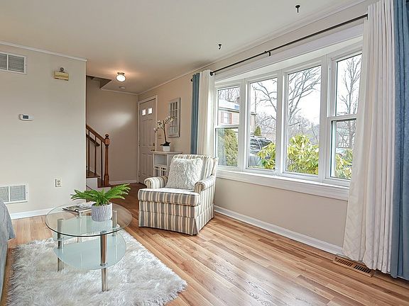 5th image of 23 Potter Ave Unit 1