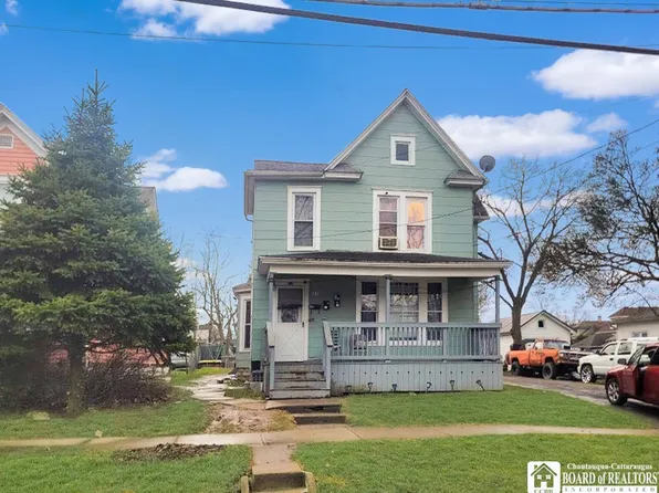 77 E 7th St, Dunkirk, NY 14048