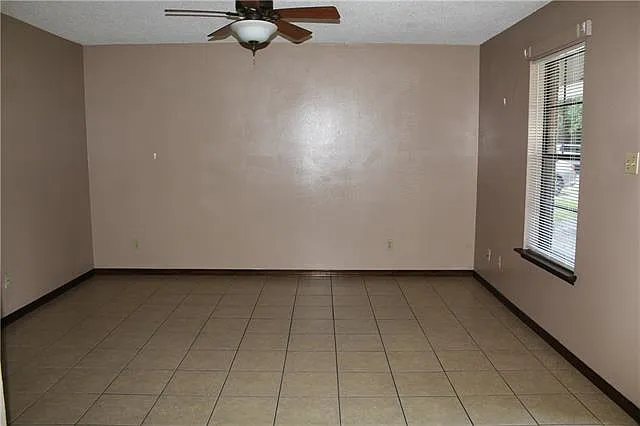 1 bed, 1.0 bath, 600 sqft, $700 — Photo 2