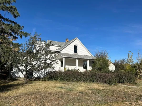 210 E 5th St, Warner, AB T0K 2L0