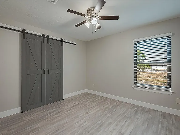 15314 Chestnut Falls Dr — Photo 20