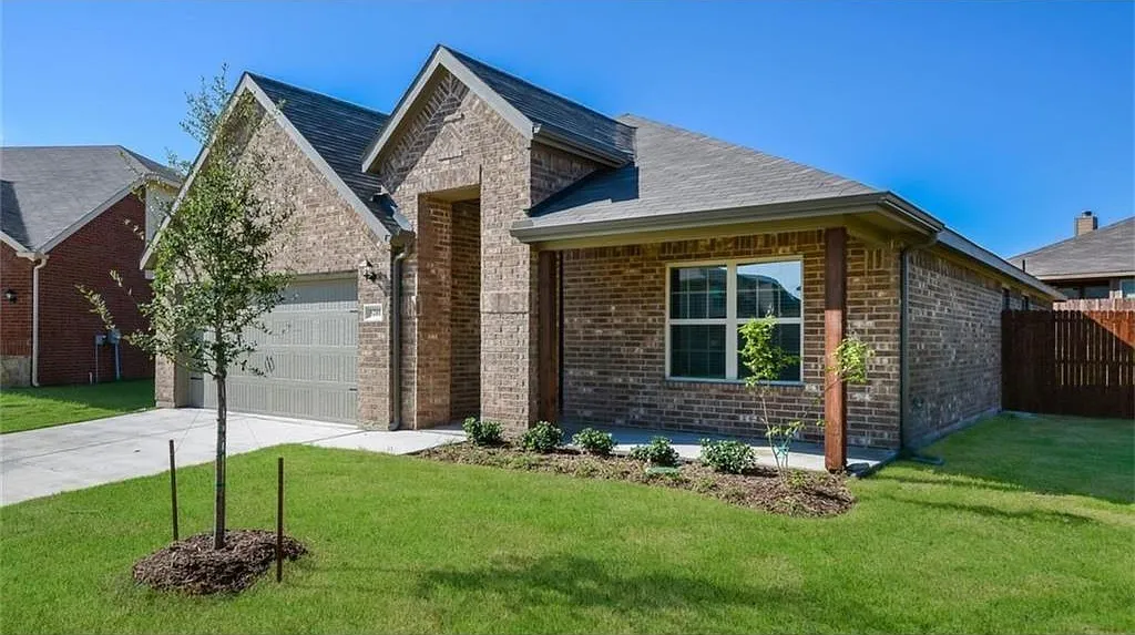 3 bed, 1861 sqft, $2,399 — Photo 2