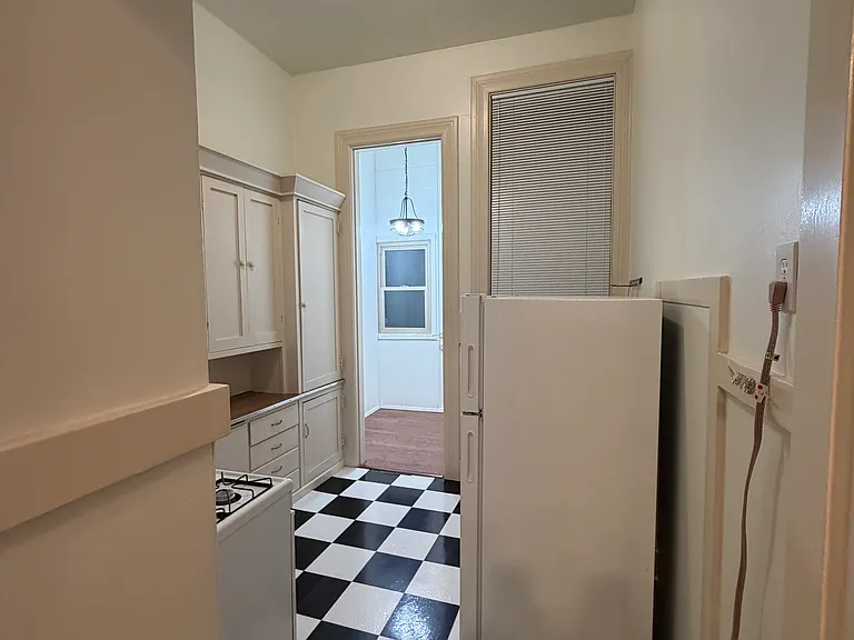 3131 Washington St #1 — Photo 9