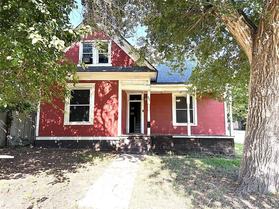 1st image of 221 N Barker Ave