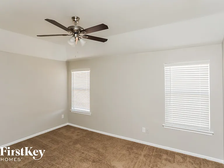 853 Wylie St — Photo 6