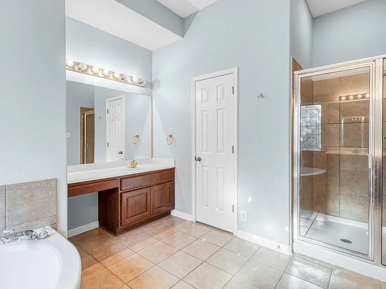 9116 Pedernales Rio — Photo 18