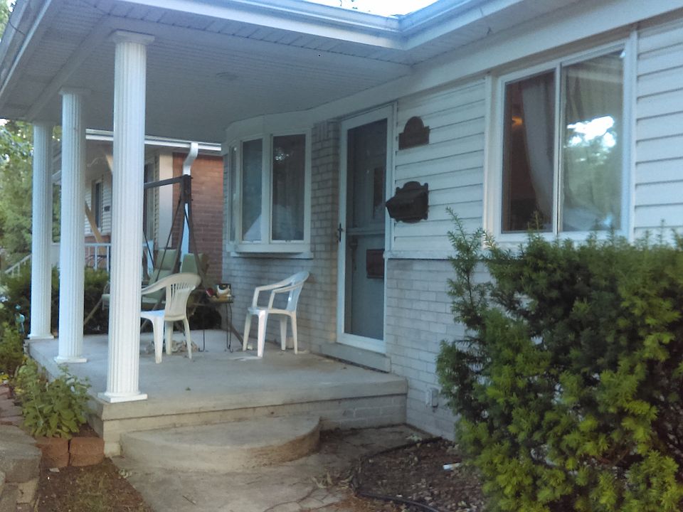 1st image of 23611 Annapolis St