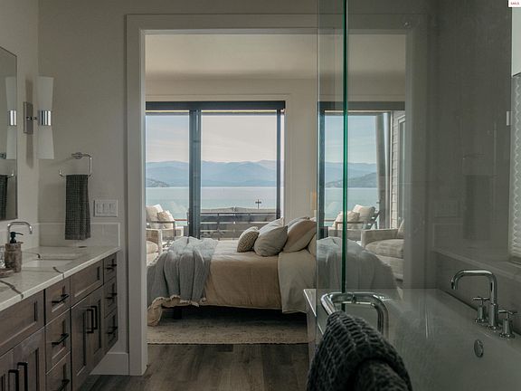 3rd image of 802 Sandpoint Ave #8301