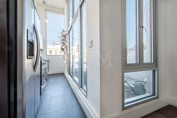 Sold by Brick&Mortar | media 14