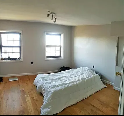 Rented by EXR | media 17