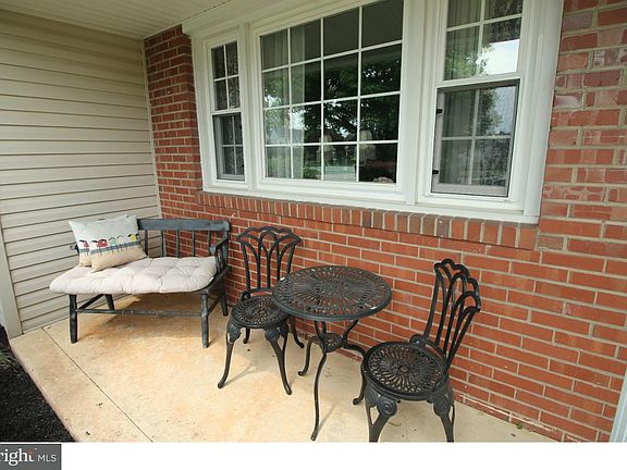 3rd image of 2033 Byrd Dr