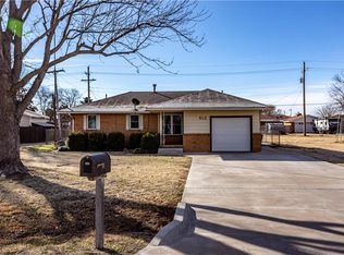 612 W Orient St, Thomas, OK 73669