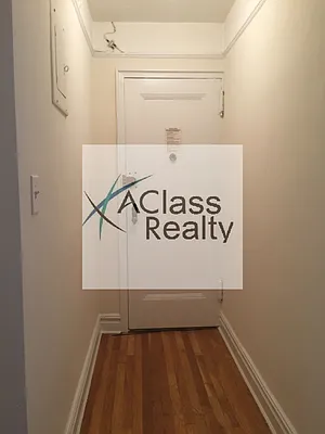 Rented by A Class Realty Long Island City LLC | media 2