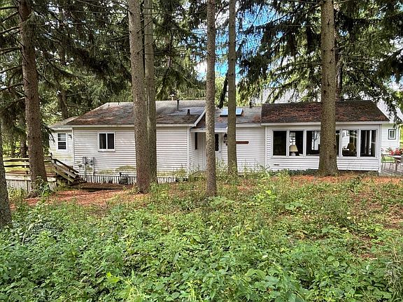 2nd image of 514 Sharpes DRIVE