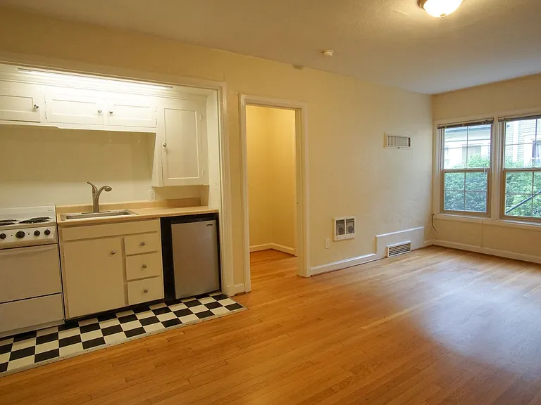 2254 NW Glisan St #105 — Photo 5